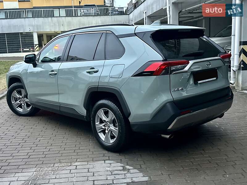 Внедорожник / Кроссовер Toyota RAV4 2023 в Киеве