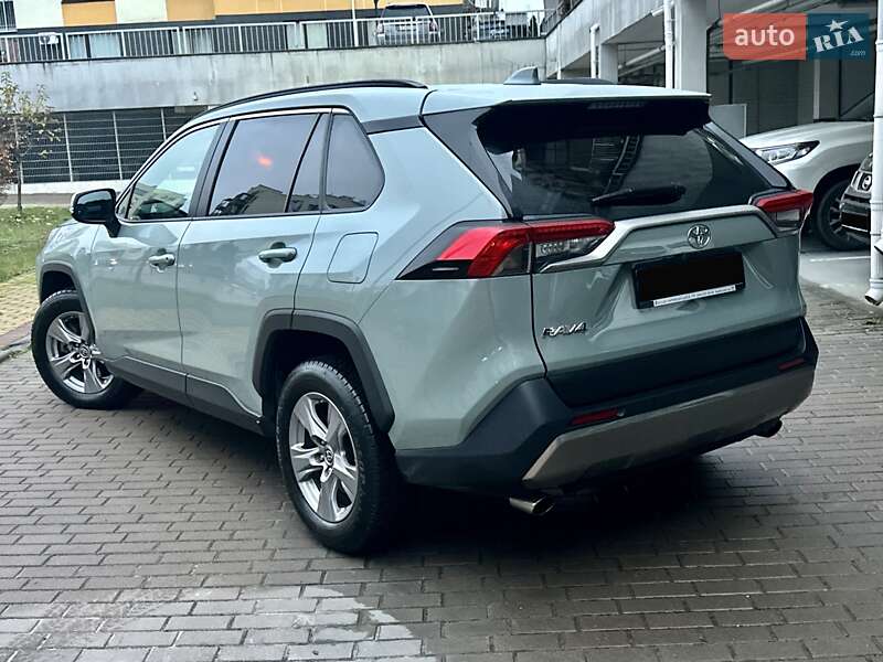 Внедорожник / Кроссовер Toyota RAV4 2023 в Киеве