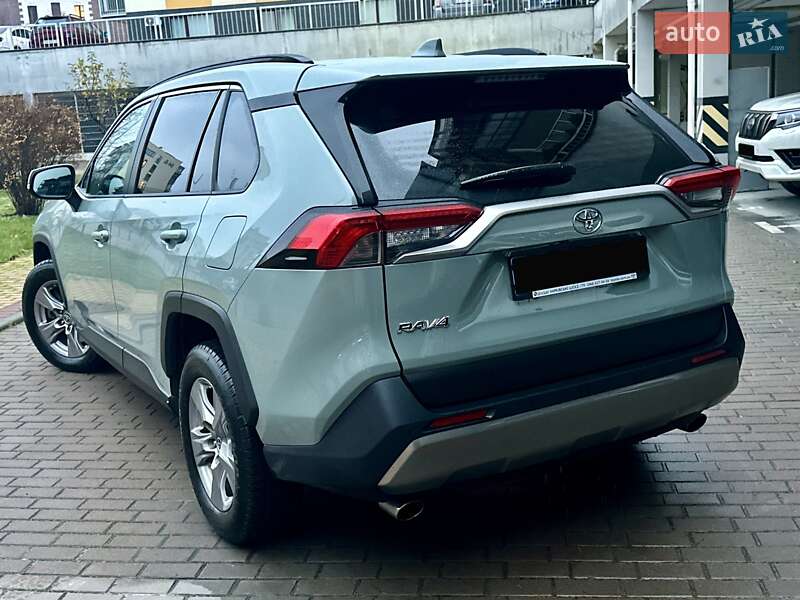 Внедорожник / Кроссовер Toyota RAV4 2023 в Киеве