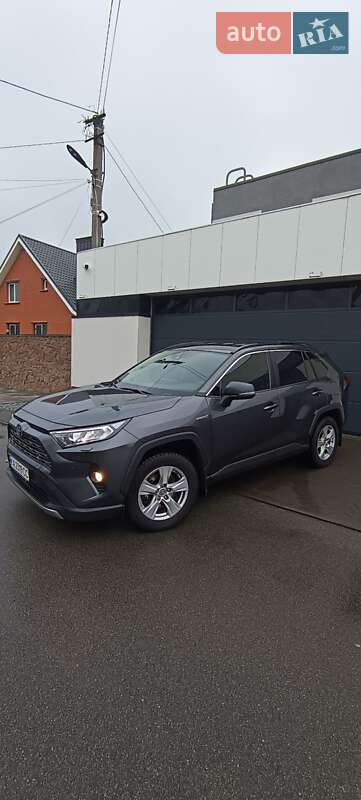 Внедорожник / Кроссовер Toyota RAV4 2021 в Киеве