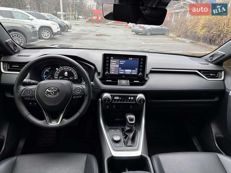 Внедорожник / Кроссовер Toyota RAV4 2022 в Днепре