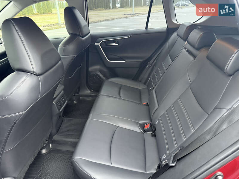 Внедорожник / Кроссовер Toyota RAV4 2019 в Харькове