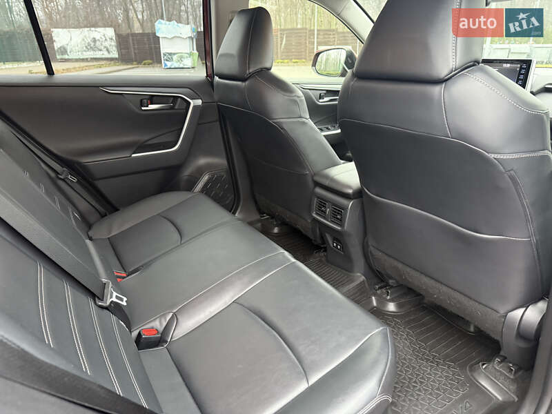 Внедорожник / Кроссовер Toyota RAV4 2019 в Харькове