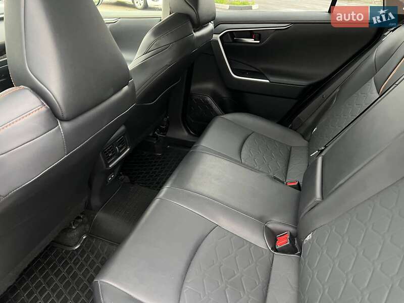 Позашляховик / Кросовер Toyota RAV4 2023 в Києві