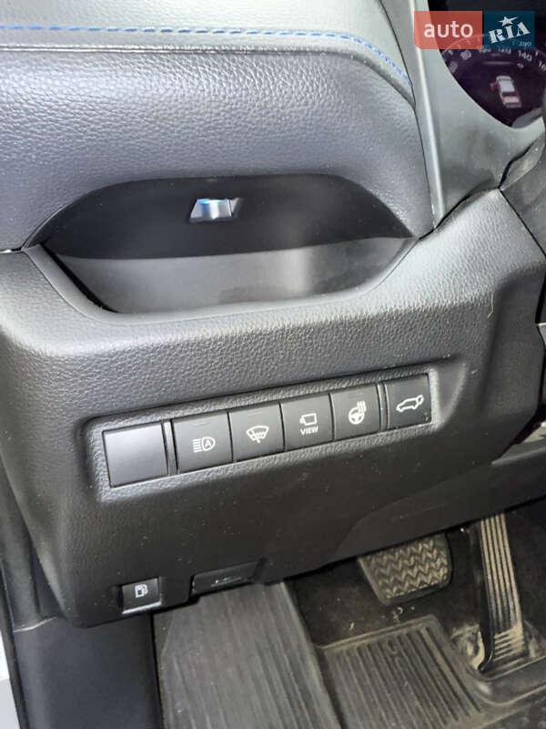 Внедорожник / Кроссовер Toyota RAV4 2019 в Киеве фото 8 Внедорожник / Кроссовер Toyota RAV4 2019 в Киеве