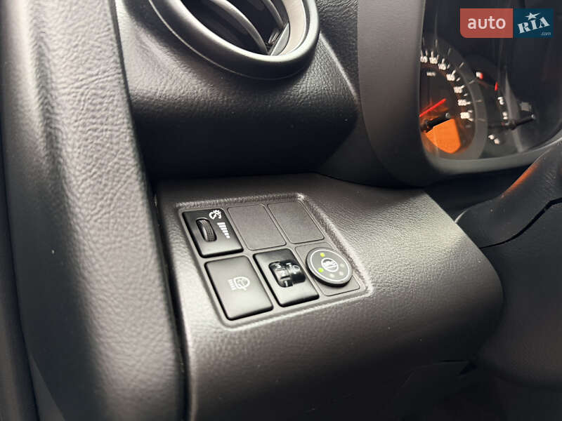 Внедорожник / Кроссовер Toyota RAV4 2007 в Днепре