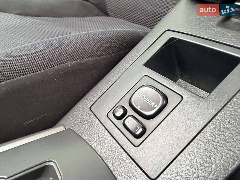 Внедорожник / Кроссовер Toyota RAV4 2007 в Днепре