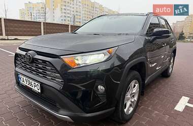Внедорожник / Кроссовер Toyota RAV4 2019 в Киеве