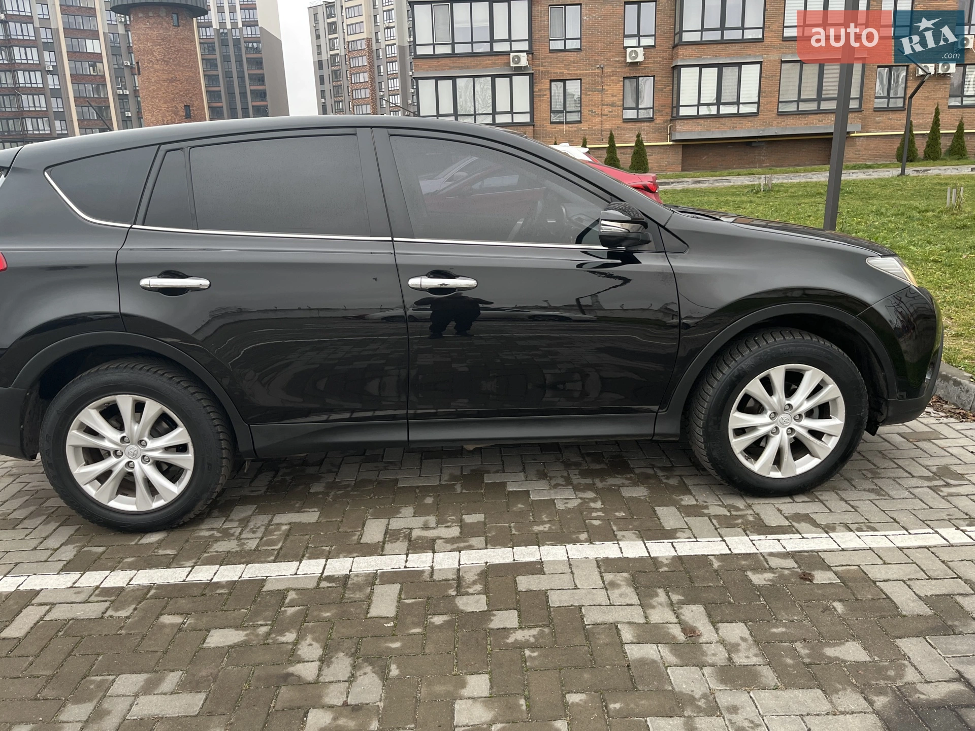 2013 Toyota RAV 4 - мініатюра 2