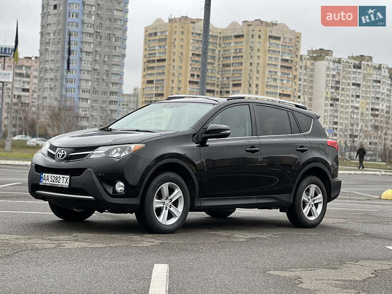 Позашляховик / Кросовер Toyota RAV4 2014 в Києві