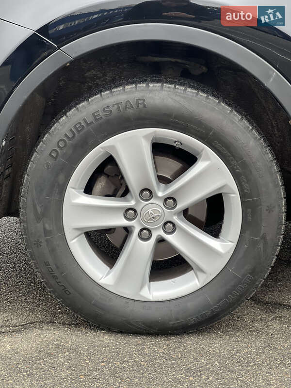 Позашляховик / Кросовер Toyota RAV4 2014 в Києві