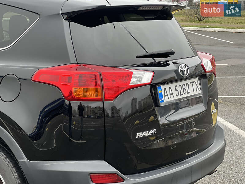 Позашляховик / Кросовер Toyota RAV4 2014 в Києві
