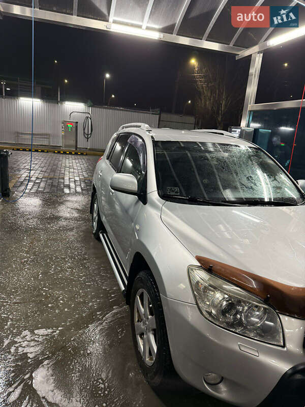 Внедорожник / Кроссовер Toyota RAV4 2007 в Николаеве