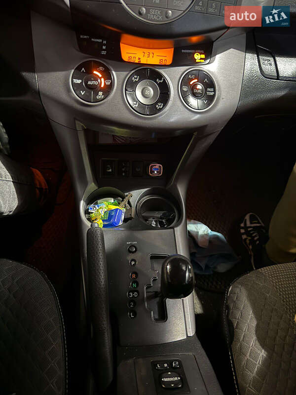 Внедорожник / Кроссовер Toyota RAV4 2007 в Николаеве