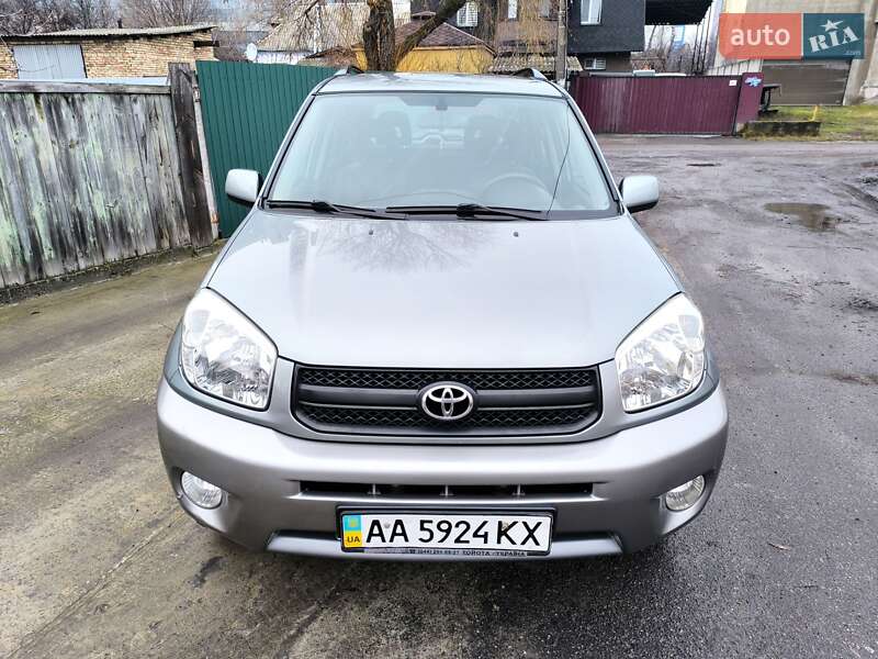 Внедорожник / Кроссовер Toyota RAV4 2003 в Киеве