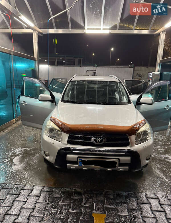 Внедорожник / Кроссовер Toyota RAV4 2007 в Николаеве
