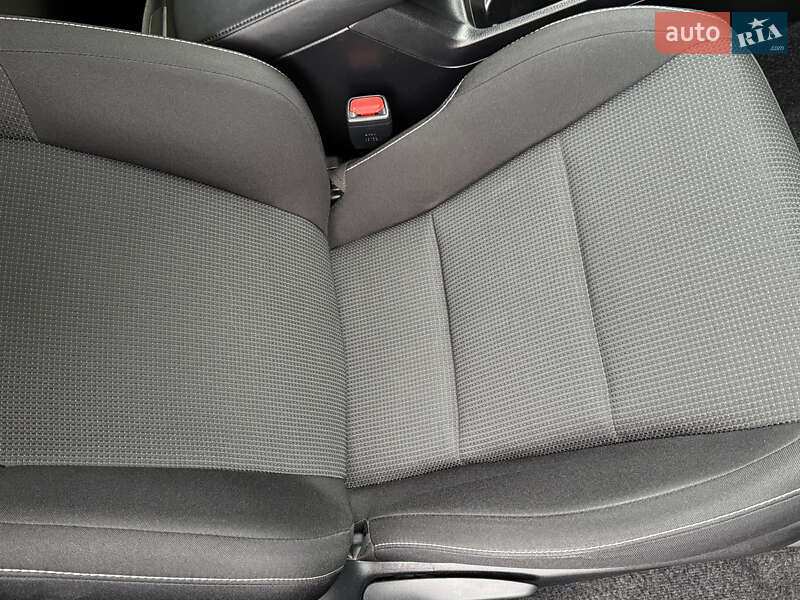 Внедорожник / Кроссовер Toyota RAV4 2017 в Харькове