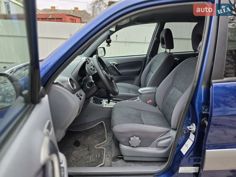 Внедорожник / Кроссовер Toyota RAV4 2003 в Бердичеве
