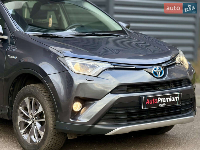 Внедорожник / Кроссовер Toyota RAV4 2018 в Харькове