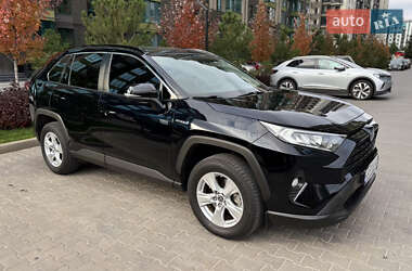 Позашляховик / Кросовер Toyota RAV4 2020 в Києві
