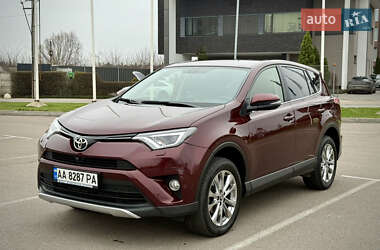 Внедорожник / Кроссовер Toyota RAV4 2016 в Киеве
