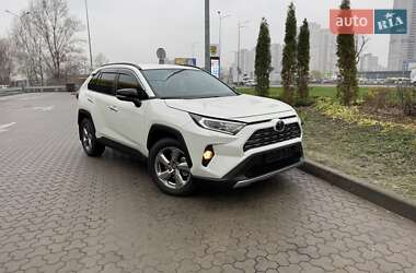 Внедорожник / Кроссовер Toyota RAV4 2019 в Киеве