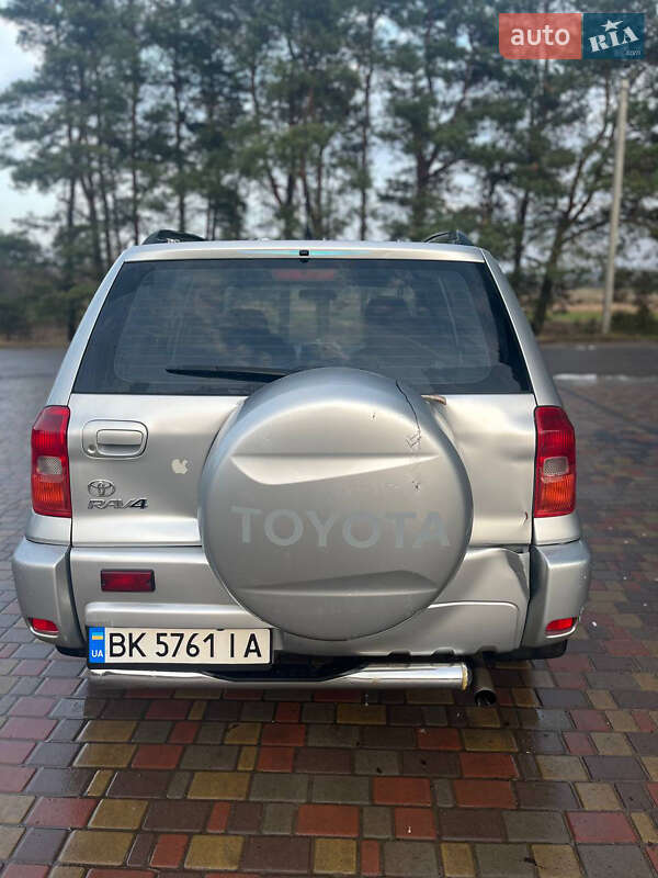 Внедорожник / Кроссовер Toyota RAV4 2002 в Киеве