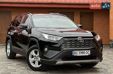 Внедорожник / Кроссовер Toyota RAV4 2019 в Луцке