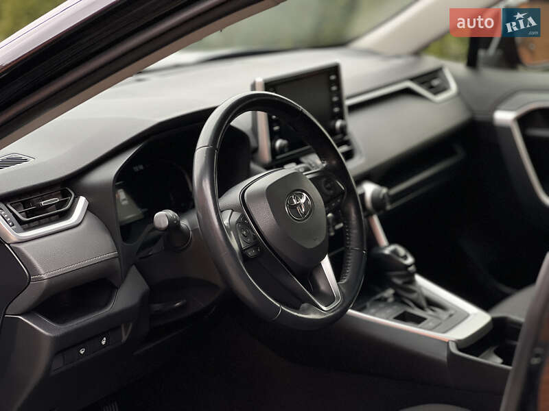 Внедорожник / Кроссовер Toyota RAV4 2019 в Луцке фото 13 Внедорожник / Кроссовер Toyota RAV4 2019 в Луцке