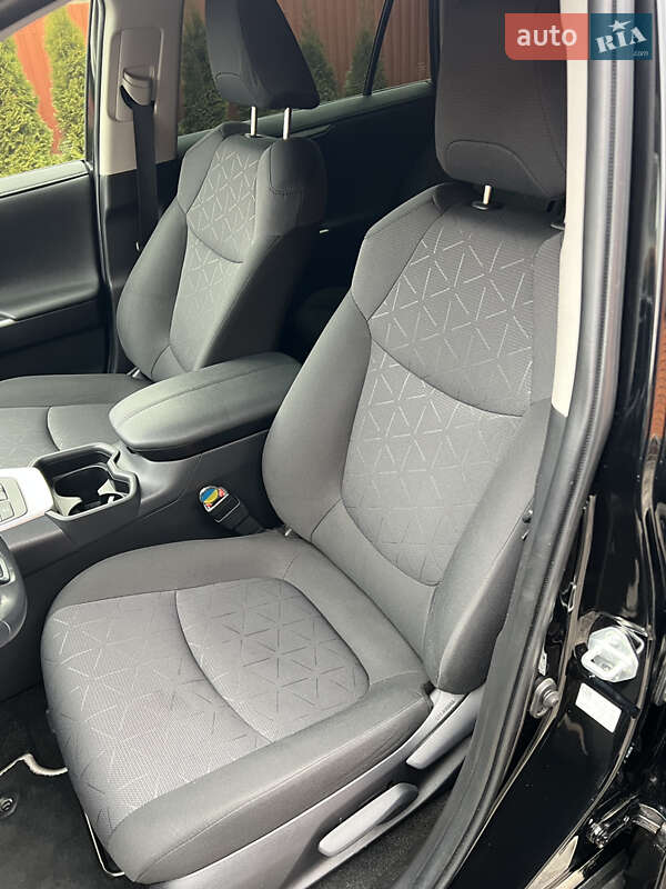 Внедорожник / Кроссовер Toyota RAV4 2019 в Луцке фото 16 Внедорожник / Кроссовер Toyota RAV4 2019 в Луцке