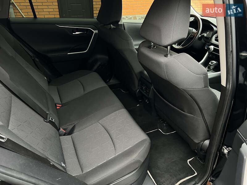 Внедорожник / Кроссовер Toyota RAV4 2019 в Луцке фото 26 Внедорожник / Кроссовер Toyota RAV4 2019 в Луцке