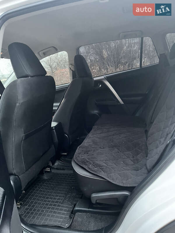 Позашляховик / Кросовер Toyota RAV4 2013 в Києві