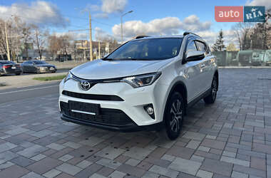 Позашляховик / Кросовер Toyota RAV4 2016 в Черкасах