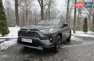 Внедорожник / Кроссовер Toyota RAV4 2021 в Киеве