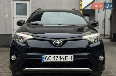 Внедорожник / Кроссовер Toyota RAV4 2017 в Луцке