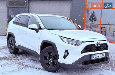 Внедорожник / Кроссовер Toyota RAV4 2021 в Харькове