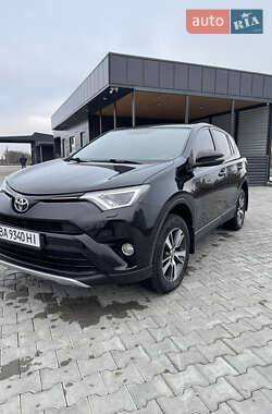 Позашляховик / Кросовер Toyota RAV4 2015 в Врадіївці