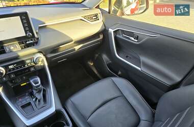 Позашляховик / Кросовер Toyota RAV4 2022 в Львові