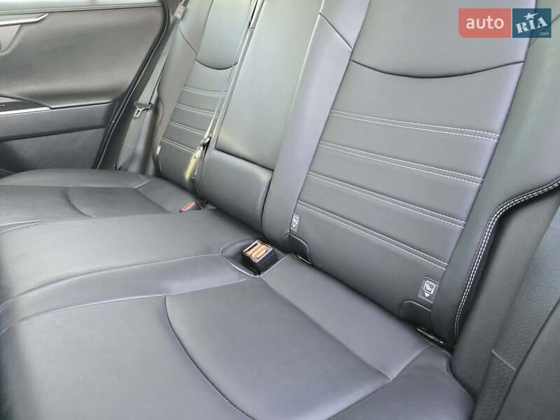 Позашляховик / Кросовер Toyota RAV4 2022 в Львові