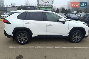 Внедорожник / Кроссовер Toyota RAV4 2023 в Черновцах
