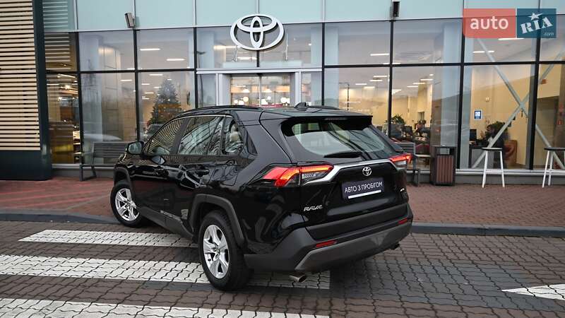Позашляховик / Кросовер Toyota RAV4 2021 в Києві