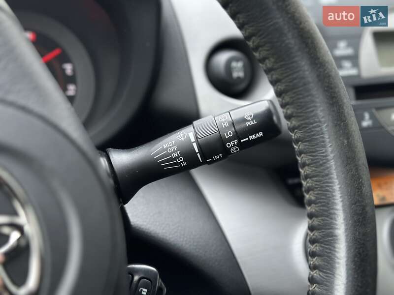 Позашляховик / Кросовер Toyota RAV4 2008 в Києві