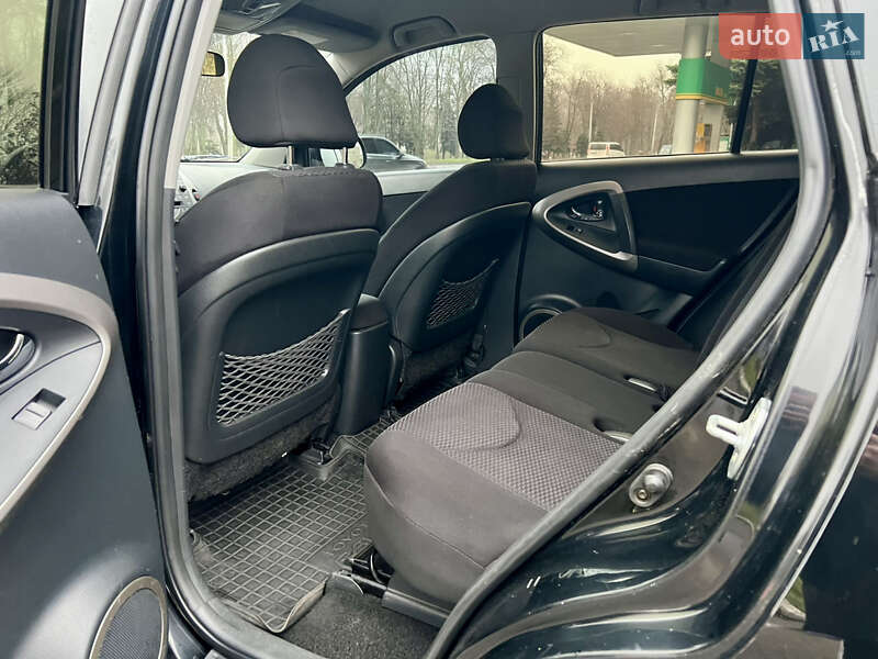 Внедорожник / Кроссовер Toyota RAV4 2006 в Днепре