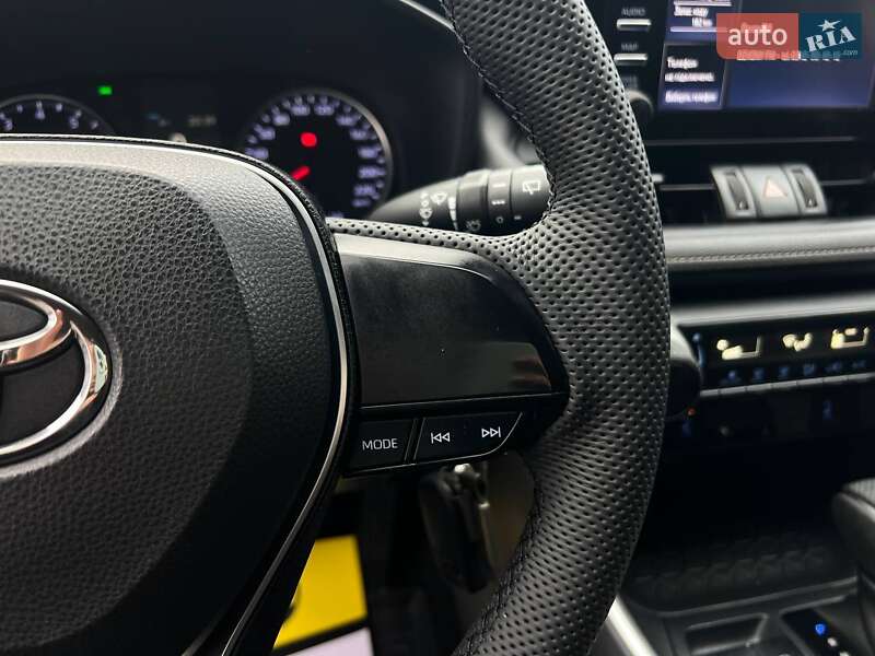 Внедорожник / Кроссовер Toyota RAV4 2019 в Ивано-Франковске