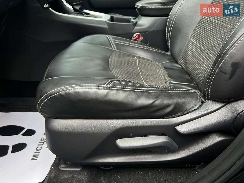 Внедорожник / Кроссовер Toyota RAV4 2019 в Ивано-Франковске