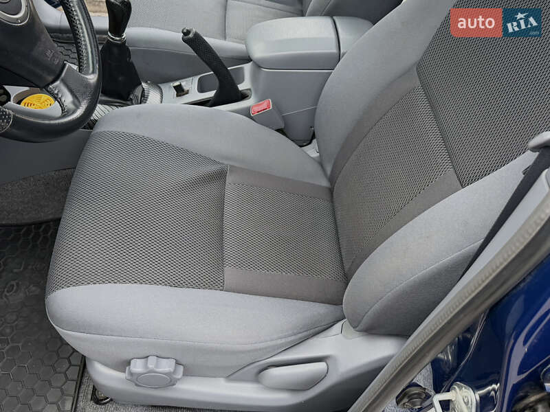 Внедорожник / Кроссовер Toyota RAV4 2004 в Одессе фото 66 Внедорожник / Кроссовер Toyota RAV4 2004 в Одессе