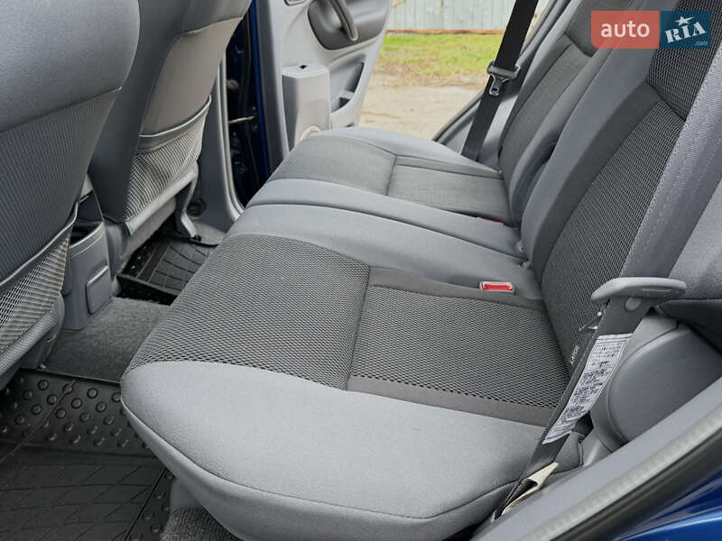 Внедорожник / Кроссовер Toyota RAV4 2004 в Одессе фото 76 Внедорожник / Кроссовер Toyota RAV4 2004 в Одессе