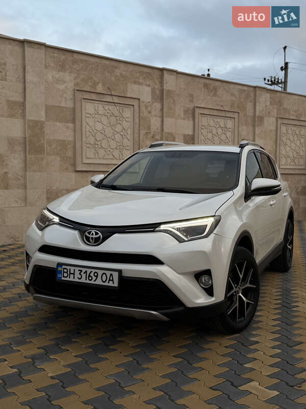 Позашляховик / Кросовер Toyota RAV4 2016 в Одесі