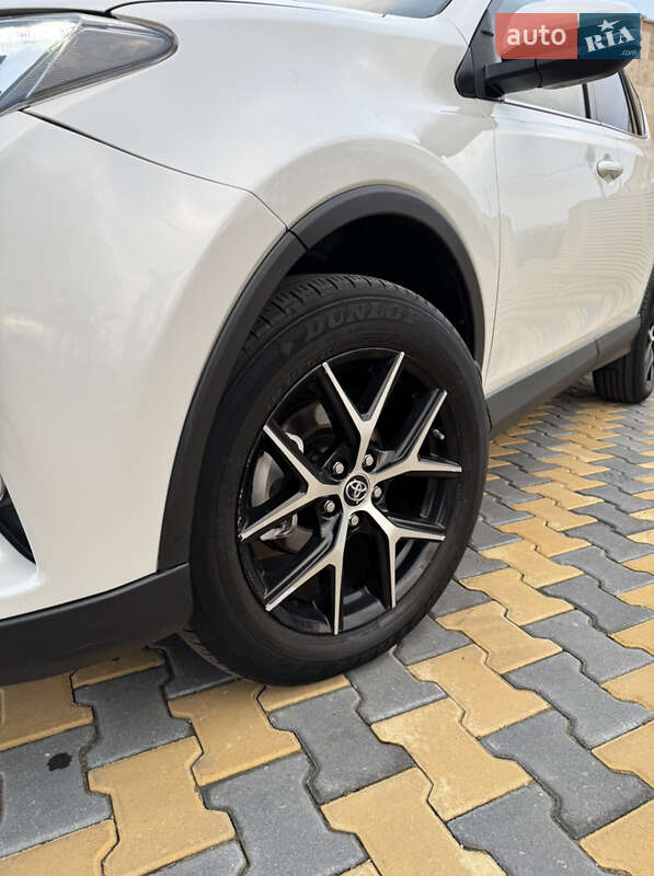 Позашляховик / Кросовер Toyota RAV4 2016 в Одесі