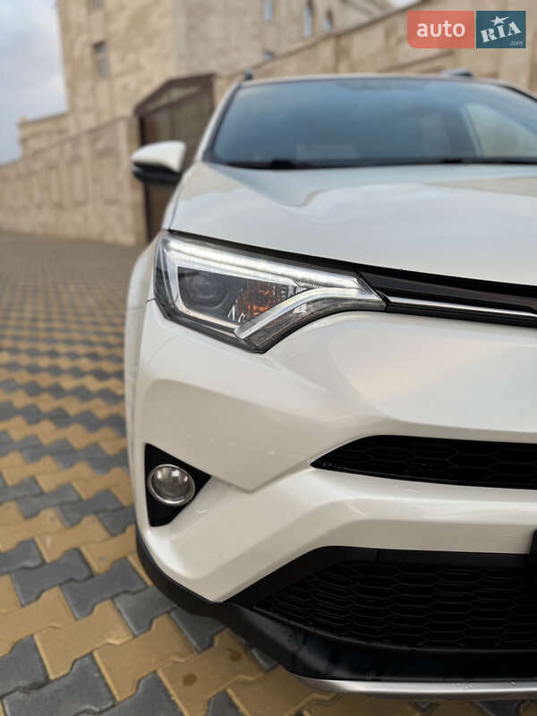 Позашляховик / Кросовер Toyota RAV4 2016 в Одесі